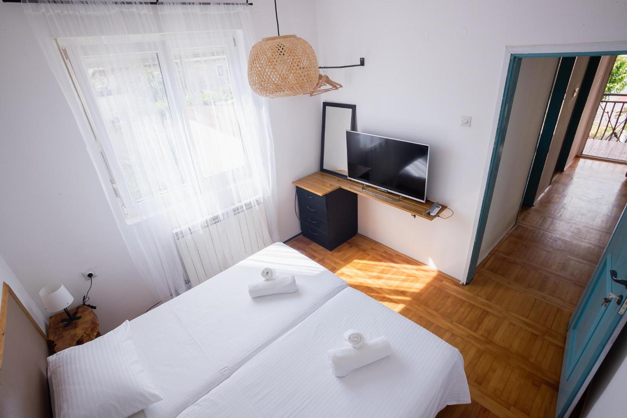 Late Story Apartment พอดโกริกา ภายนอก รูปภาพ