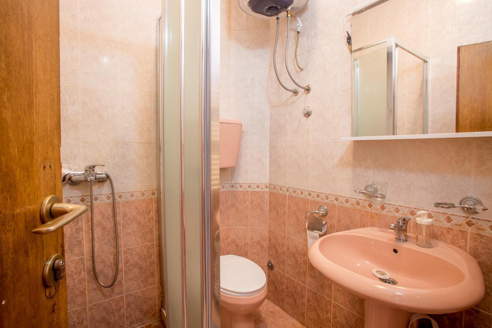 Late Story Apartment พอดโกริกา ภายนอก รูปภาพ